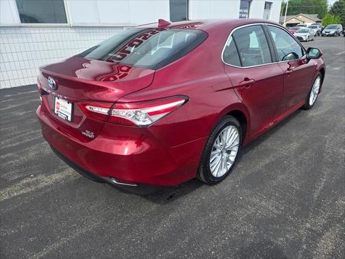 2019 Toyota Camry Hybrid XLE