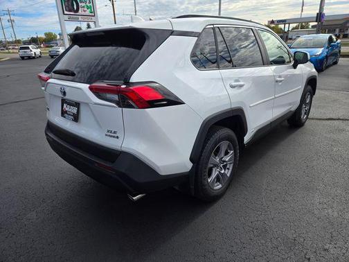 2023 Toyota RAV4 Hybrid XLE