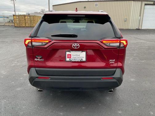 2025 Toyota RAV4 XLE