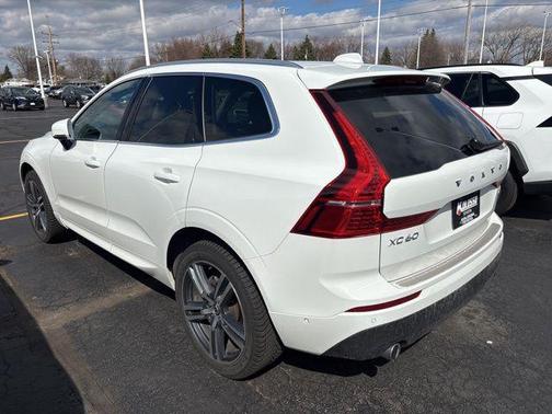 Ice White 2019 Volvo XC60 T5 Momentum