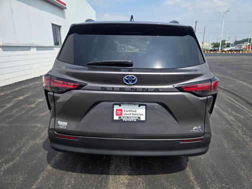 2022 Toyota Sienna XLE 7 Passenger