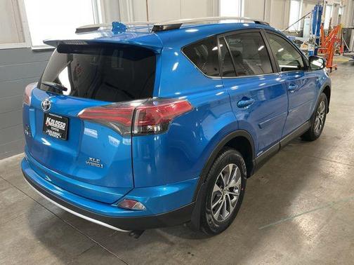 2016 Toyota RAV4 Hybrid XLE