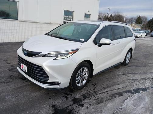 2023 Toyota Sienna Platinum 7 Passenger