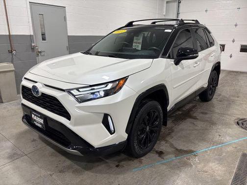 2022 Toyota RAV4 Hybrid SE