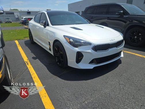 Snow White Pearl 2018 Kia Stinger GT2