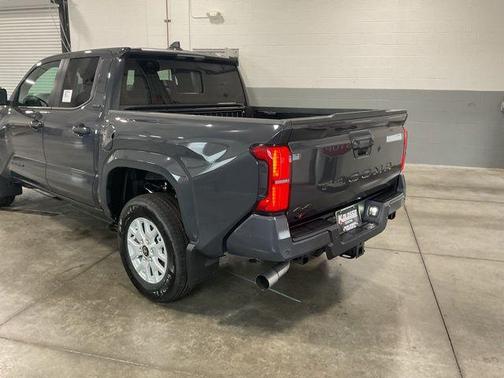 01l7/Ff20 2026 Toyota Tacoma SR5