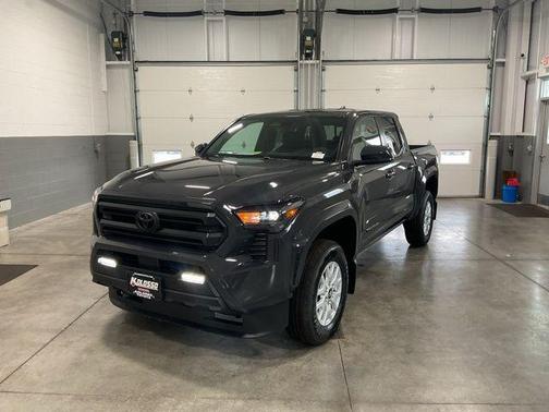 01l7/Ff20 2026 Toyota Tacoma SR5