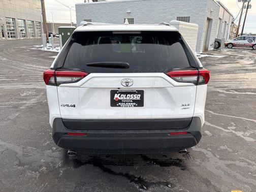 2025 Toyota RAV4 XLE