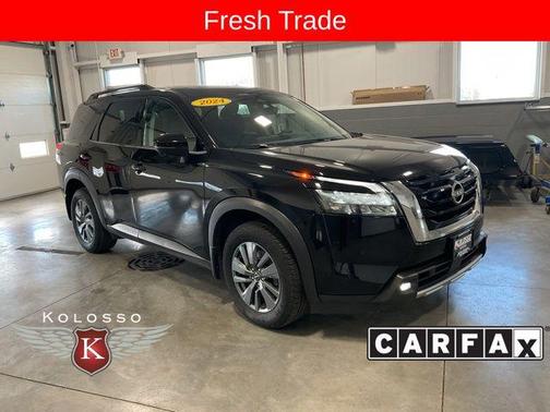 Super Black 2024 Nissan Pathfinder SV