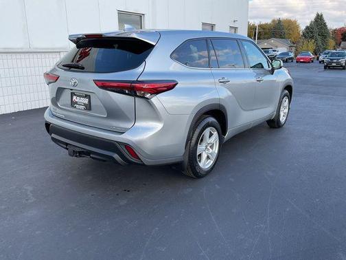 2020 Toyota Highlander LE