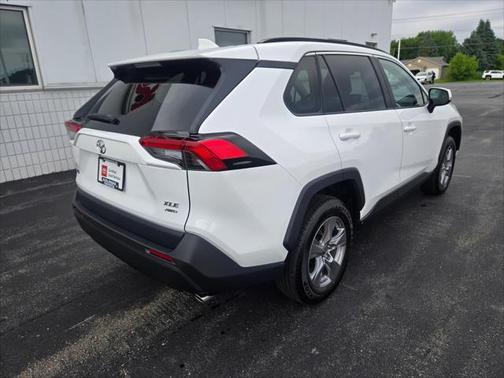 2025 Toyota RAV4 XLE