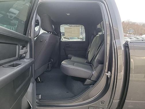 2026 RAM 2500 Tradesman Crew Cab 4x4 6'4' Box