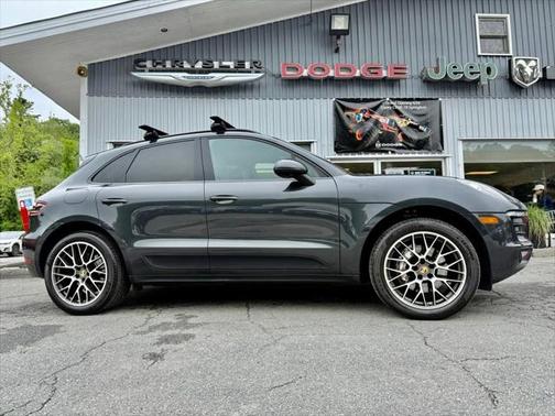 2018 Porsche Macan Base