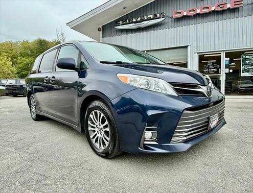 2019 Toyota Sienna XLE