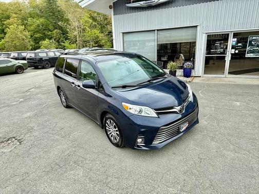 2019 Toyota Sienna XLE