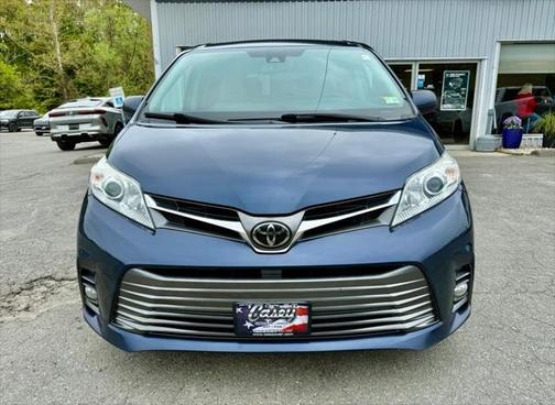 2019 Toyota Sienna XLE