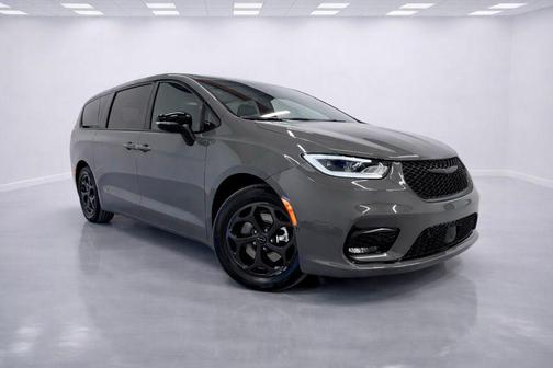 2023 Chrysler Pacifica Hybrid Limited