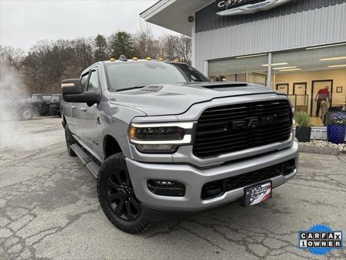 2024 RAM 3500 Laramie Crew Cab 4x4 8' Box