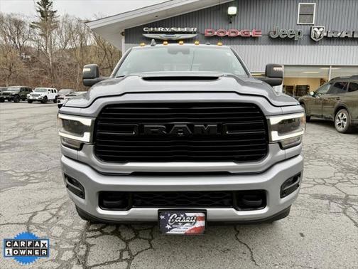 2024 RAM 3500 Laramie Crew Cab 4x4 8' Box