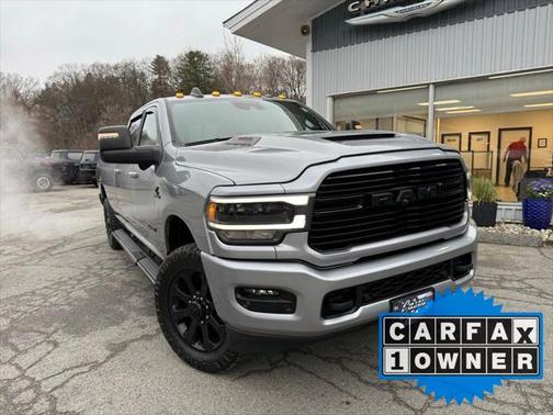 2024 RAM 3500 Laramie Crew Cab 4x4 8' Box
