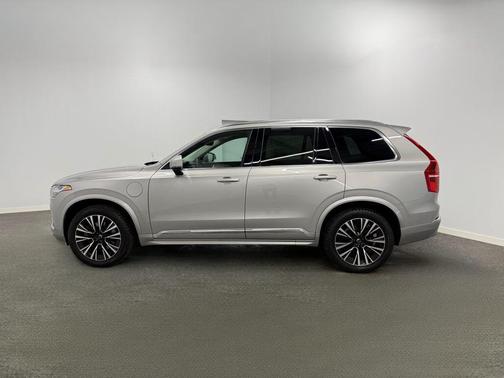 2024 Volvo XC90 Recharge Plug-In Hybrid T8 Core Bright Theme