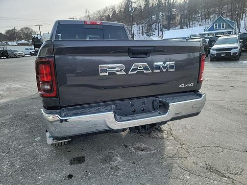 2026 RAM 2500 Tradesman Crew Cab 4x4 6'4' Box