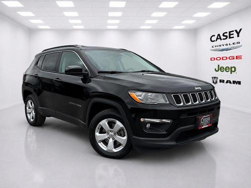 Diamond Black Crystal Pearlcoat 2021 Jeep Compass Latitude