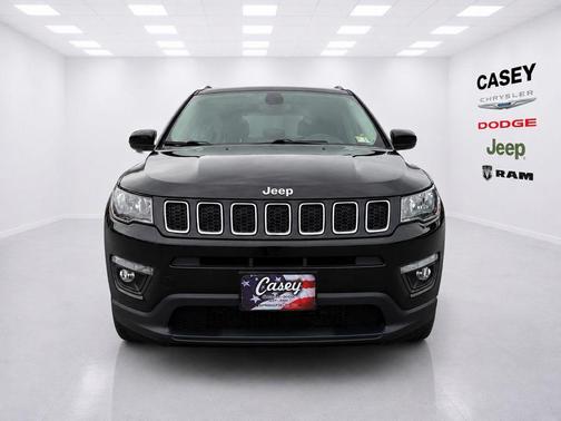 Diamond Black Crystal Pearlcoat 2021 Jeep Compass Latitude