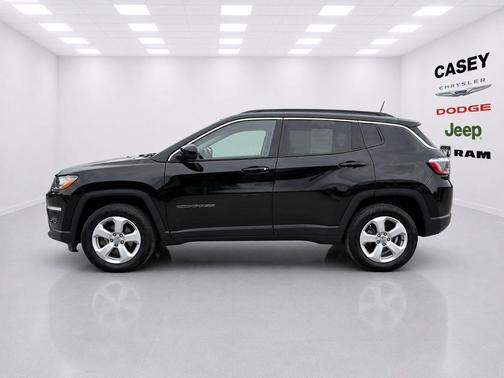 Diamond Black Crystal Pearlcoat 2021 Jeep Compass Latitude