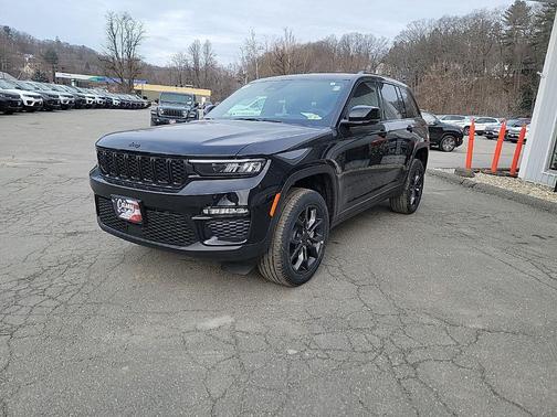 Diamond Black Crystal Pearlcoat 2025 Jeep Grand Cherokee Limited