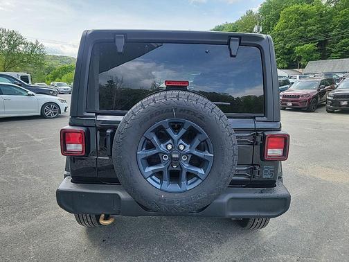 Black Clearcoat 2026 Jeep Wrangler 85th Anniversary