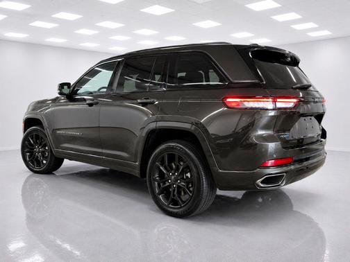 Rocky Mountain Pearlcoat 2024 Jeep Grand Cherokee 4xe Anniversary Edition