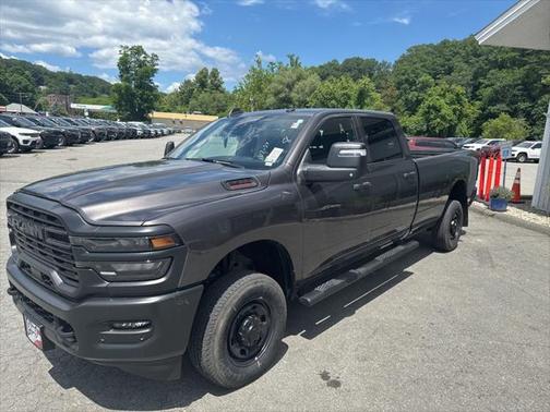 2025 RAM 2500 Tradesman Crew Cab 4x4 8' Box