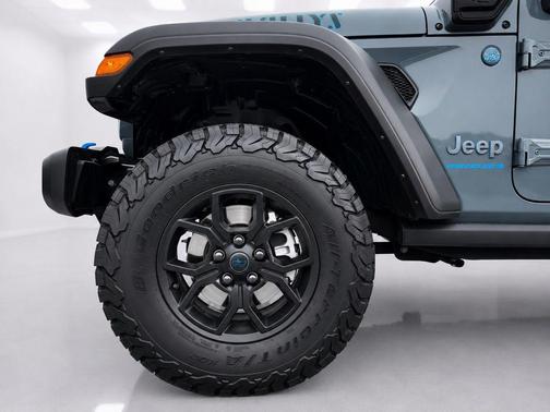 Anvil Clear Coat 2024 Jeep Wrangler 4xe Willys