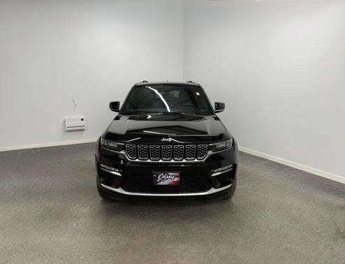 2022 Jeep Grand Cherokee Summit