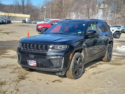 Diamond Black Crystal Pearlcoat 2026 Jeep Grand Cherokee Limited