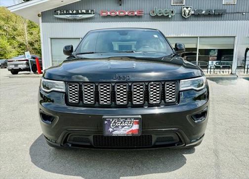 2022 Jeep Grand Cherokee Laredo
