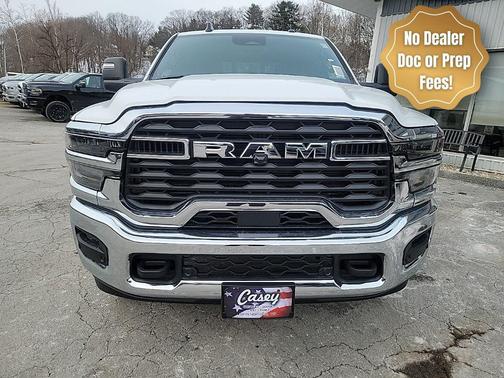 Bright White Clearcoat 2026 RAM 2500 Tradesman Crew Cab 4x4 6'4' Box