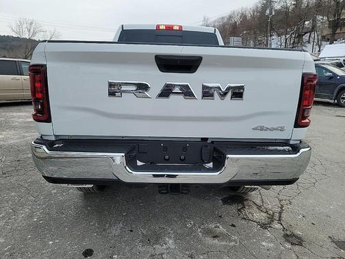 2026 RAM 2500 Tradesman Crew Cab 4x4 6'4' Box