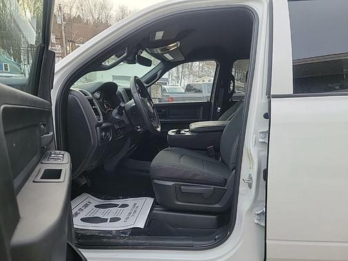 2026 RAM 2500 Tradesman Crew Cab 4x4 6'4' Box