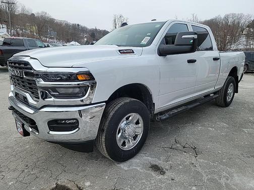 2026 RAM 2500 Tradesman Crew Cab 4x4 6'4' Box