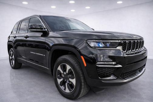 Diamond Black Crystal Pearlcoat 2024 Jeep Grand Cherokee 4xe Base