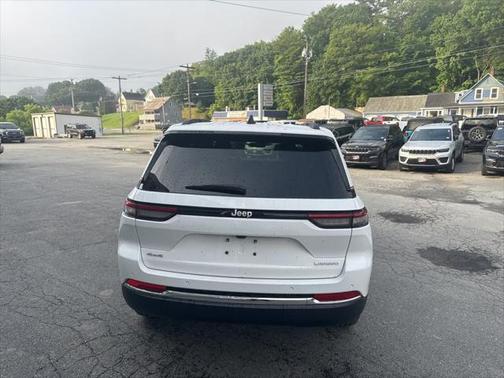 2025 Jeep Grand Cherokee Laredo