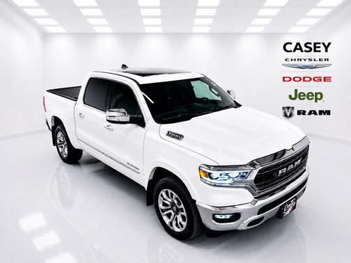 Bright White Clearcoat 2022 RAM 1500 Limited
