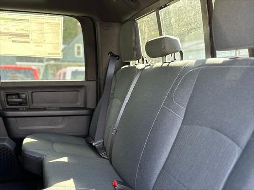 2024 RAM 2500 Tradesman Crew Cab 4x4 6'4' Box