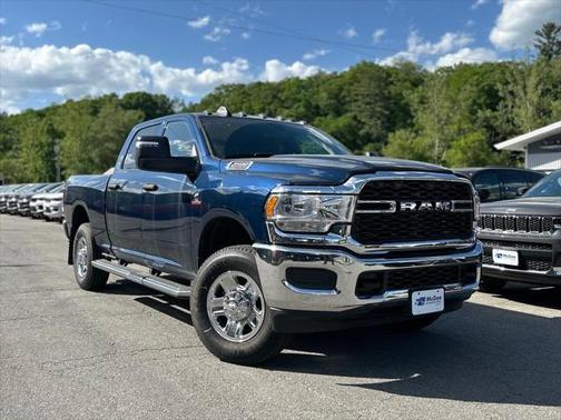 2024 RAM 2500 Tradesman Crew Cab 4x4 6'4' Box