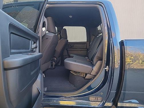 2024 RAM 2500 Tradesman Crew Cab 4x4 6'4' Box