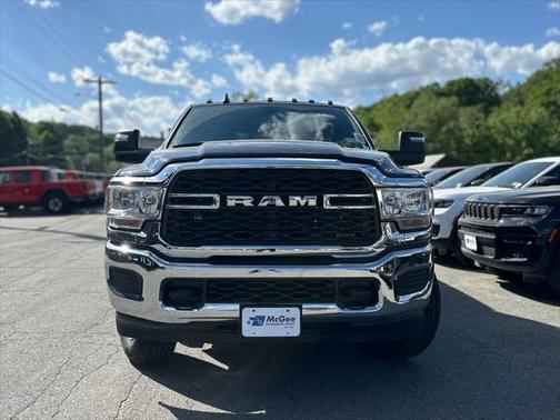 2024 RAM 2500 Tradesman Crew Cab 4x4 6'4' Box