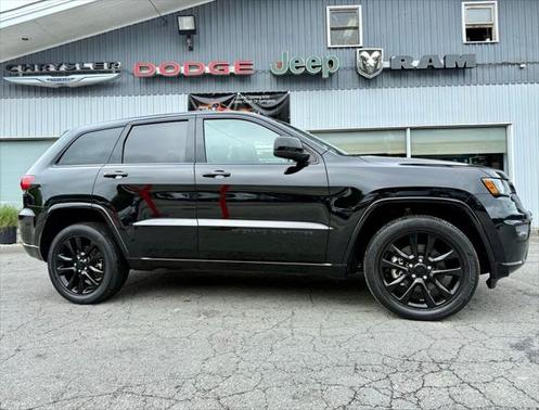 2022 Jeep Grand Cherokee Laredo