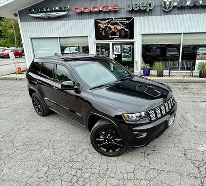 2022 Jeep Grand Cherokee Laredo